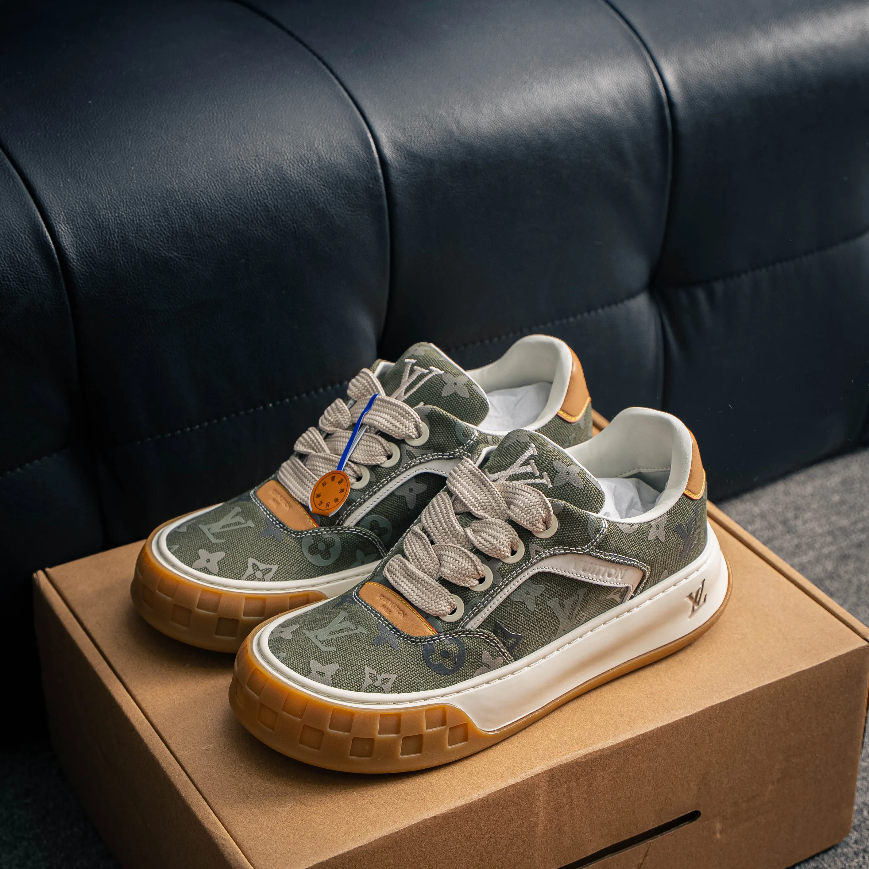 # LV tilted ， Shoes，Sneakers， Shoes，Skate Shoes~~ Sneakers， LV Shoes ， Cushioning TPU Vuitton